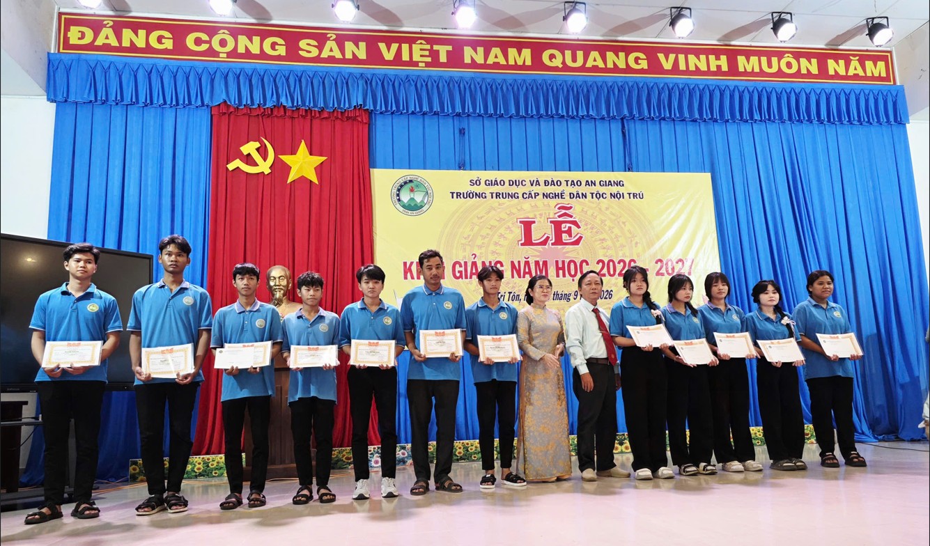 Trao học bổng
