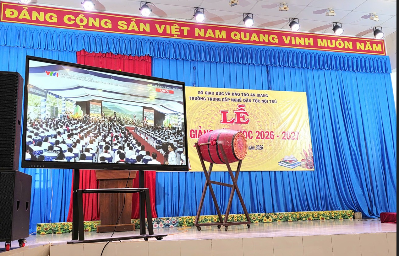 Lễ khai giảng trực tuyến